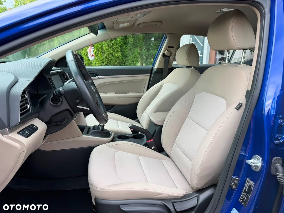 Hyundai Elantra 1.6 Comfort - 7