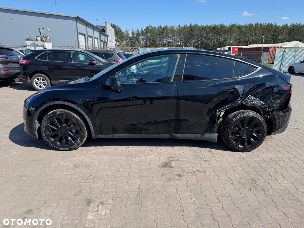 Tesla Model Y Long Range Dual Motor AWD - 6