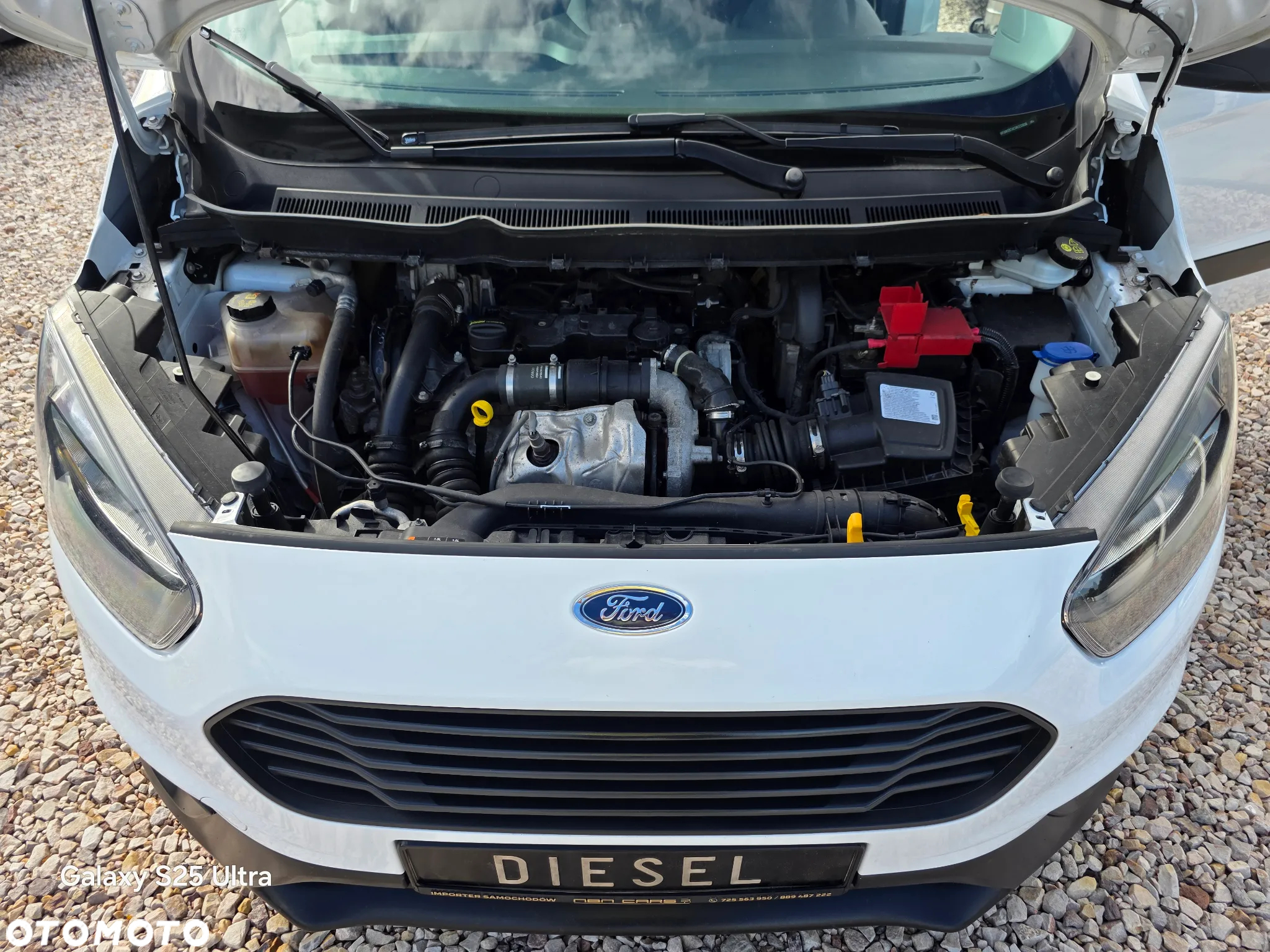 Ford Transit Courier - 36