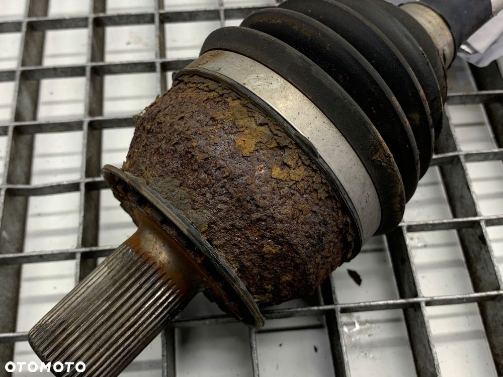 PÓŁOŚ PRAWY PRZÓD  VOLVO V60 I (155, 157) 2010 - 2018 D4 133 kW [181 KM] olej napędowy 2013 - - 3