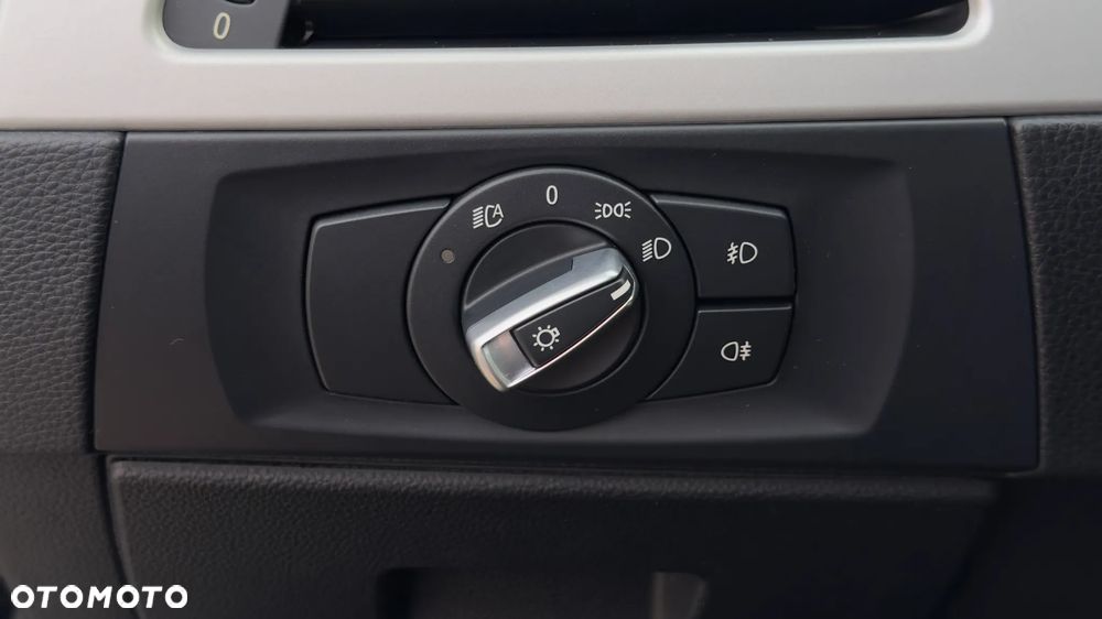 BMW Seria 3 318d - 13