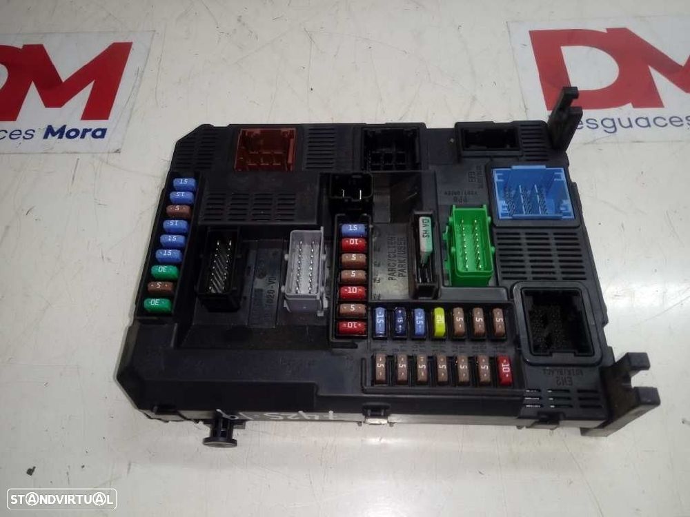 CAIXA RELÉS / FUSÍVEIS PEUGEOT 308 II 2015 -9807054180 - 1