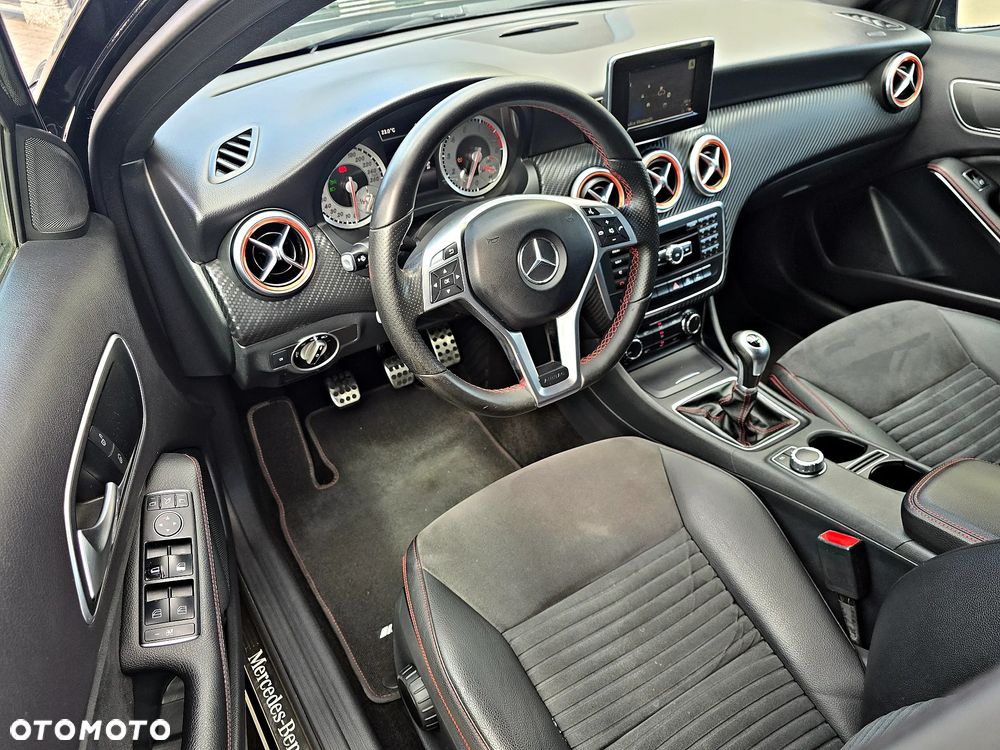 Mercedes-Benz Klasa A 180 (BlueEFFICIENCY) AMG Sport - 32