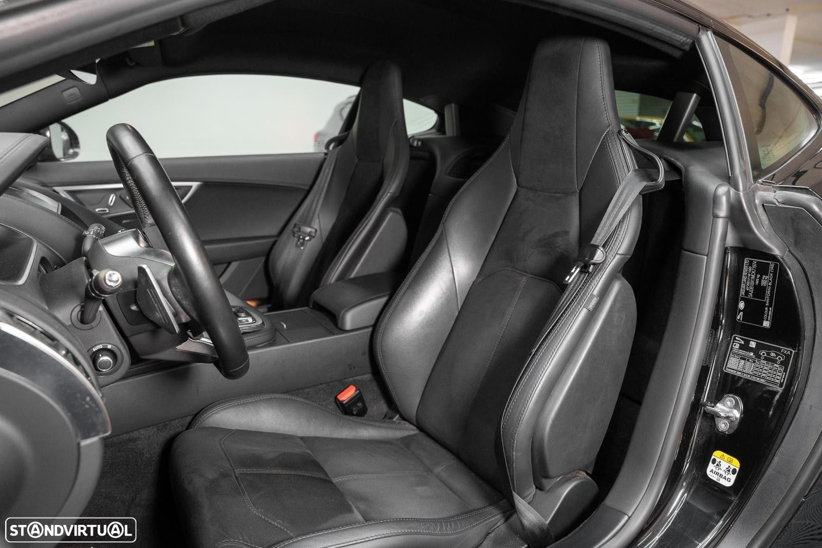 Jaguar F-Type 2.0 i4 R-Dynamic Black - 22