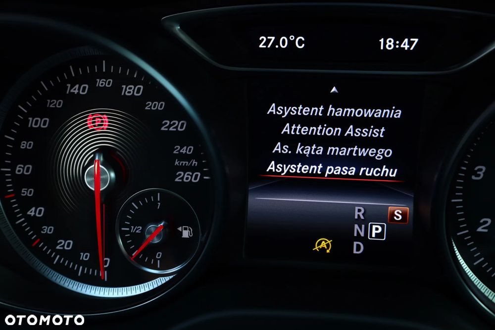 Mercedes-Benz CLA 180 7G-DCT Peak Edition - 31