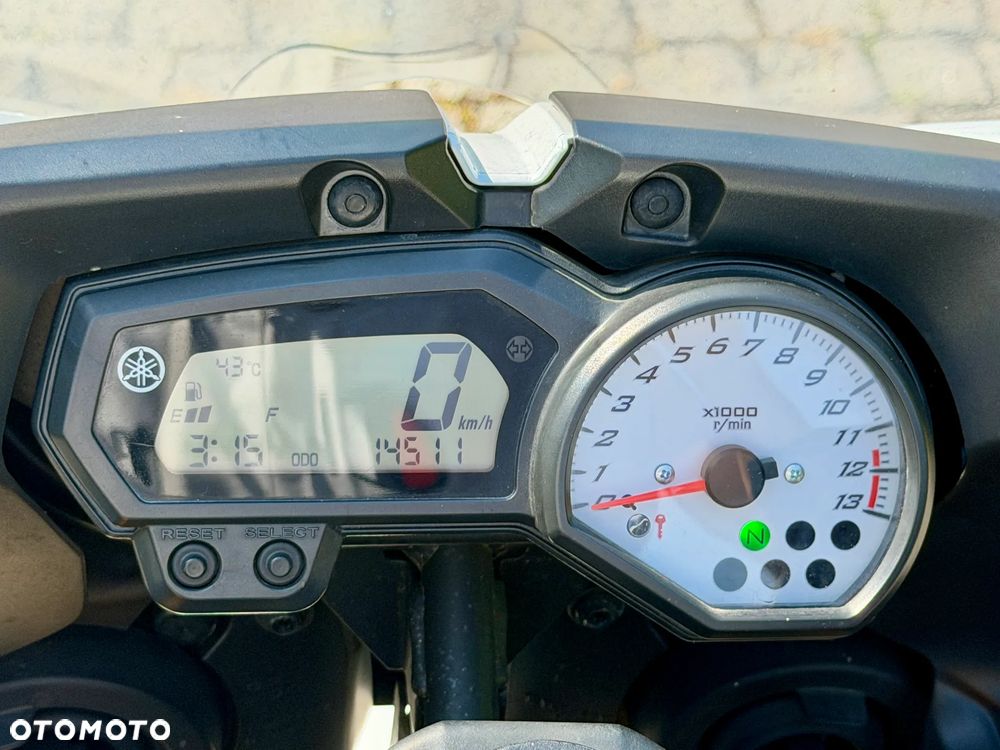 Yamaha FZ8 - 18