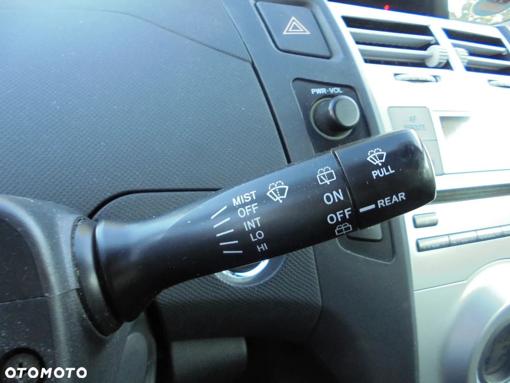 Toyota Yaris 1.3 VVT-i Travel - 28