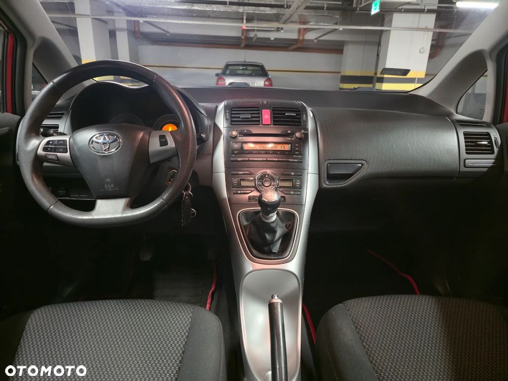 Toyota Auris 1.6 Premium - 32
