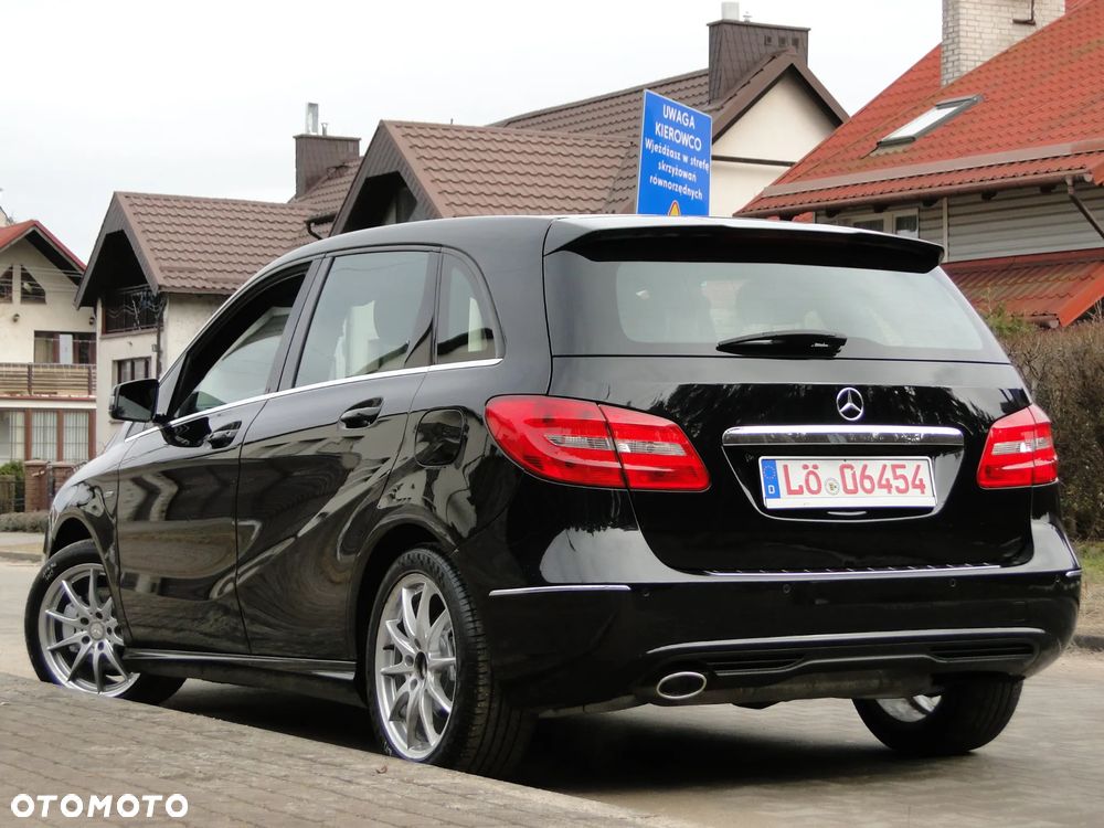 Mercedes-Benz Klasa B 180 UrbanStyle Edition - 4