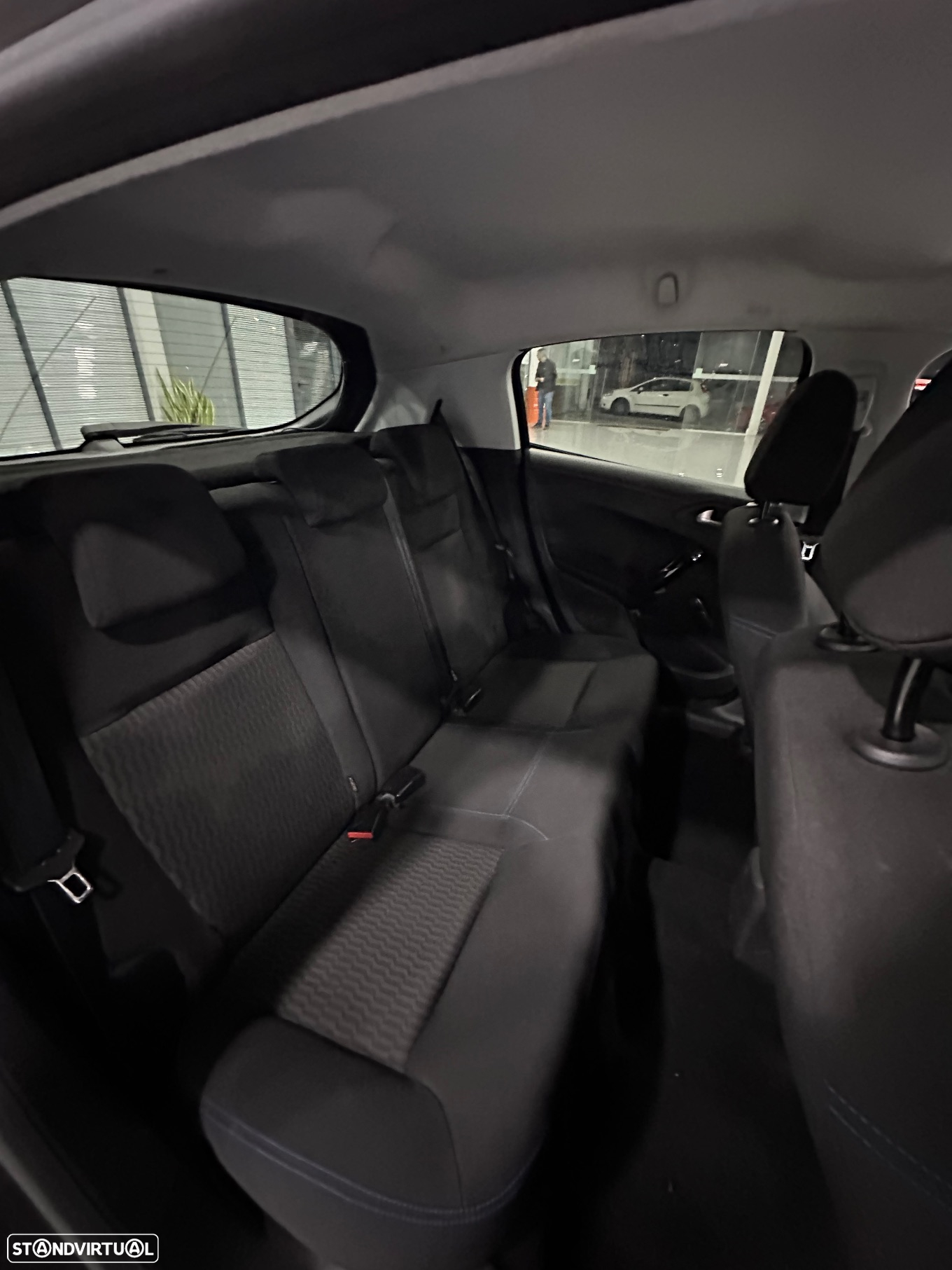 Peugeot 208 1.5 BlueHDi Signature - 10