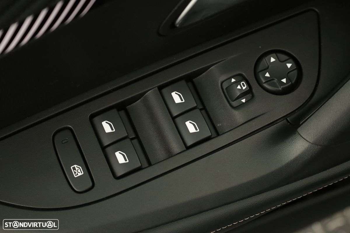 Peugeot 2008 1.2 PureTech Allure - 22