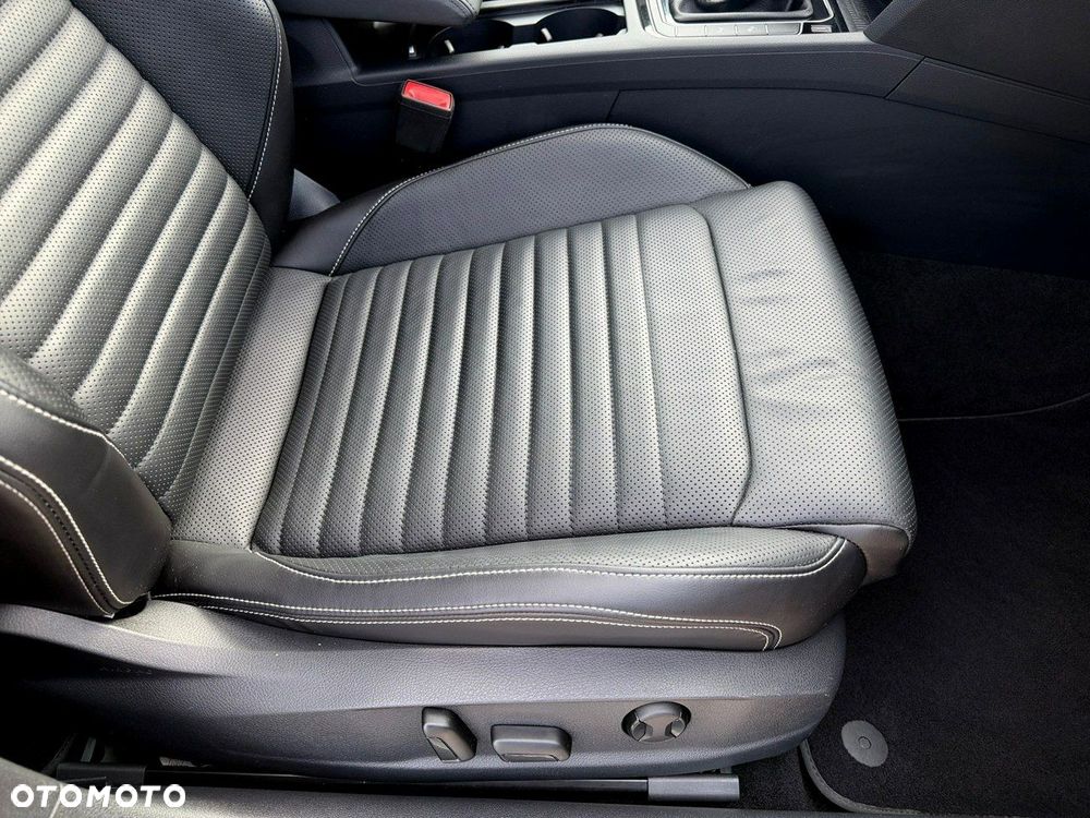Volkswagen Passat - 26