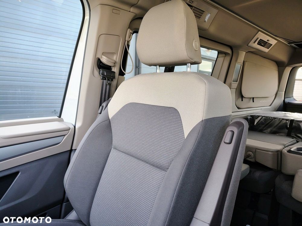 Volkswagen california Nowa California Beach silnik: 2,0 l TDI SCR 150 KM / skrzynia biegów: 7-biegowa DSG rozstaw osi: 3124 mm - 17