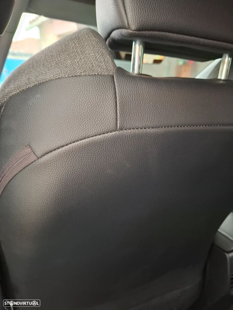 Toyota Corolla Touring Sports 1.8 Hybrid Comfort+P.Sport - 30