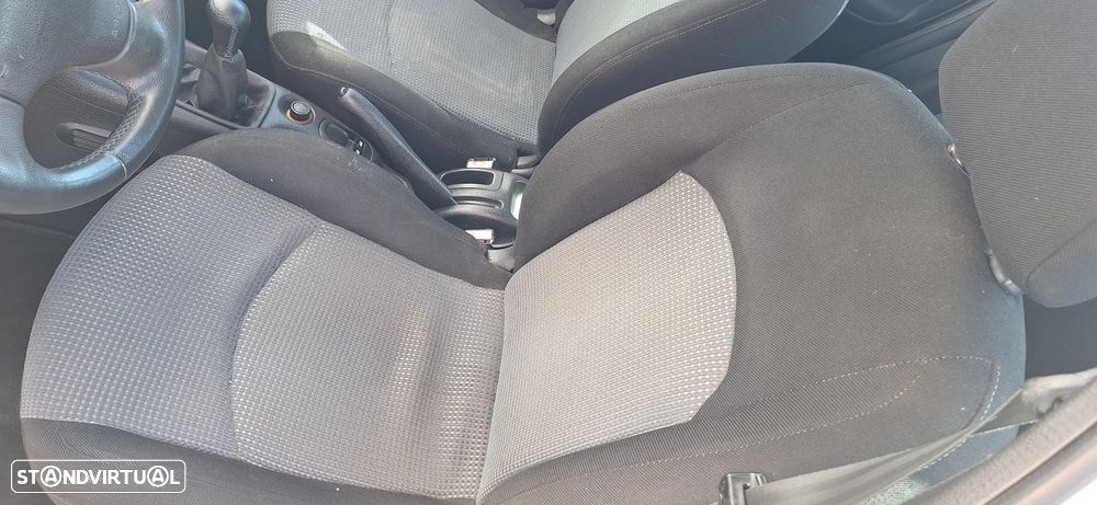 Peugeot 206 - 12