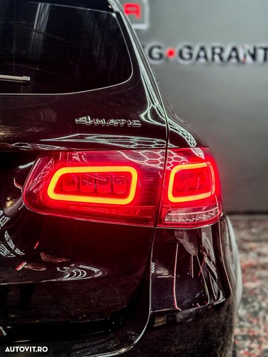 Mercedes-Benz GLC 300 4MATIC 9G-TRONIC AMG Line - 17