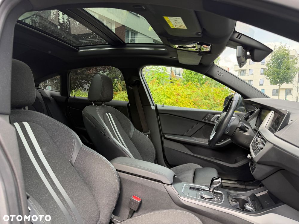 BMW Seria 2 218i - 13