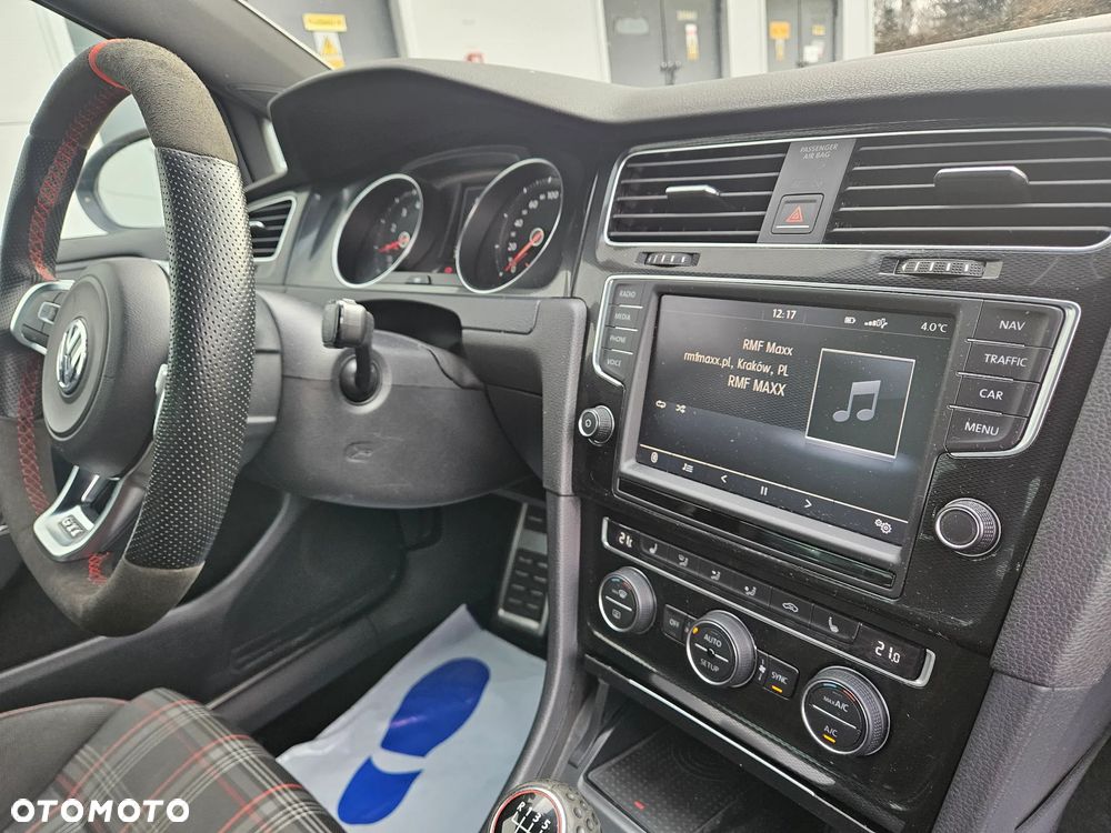 Volkswagen Golf GTI Performance BlueMotion Technology - 26