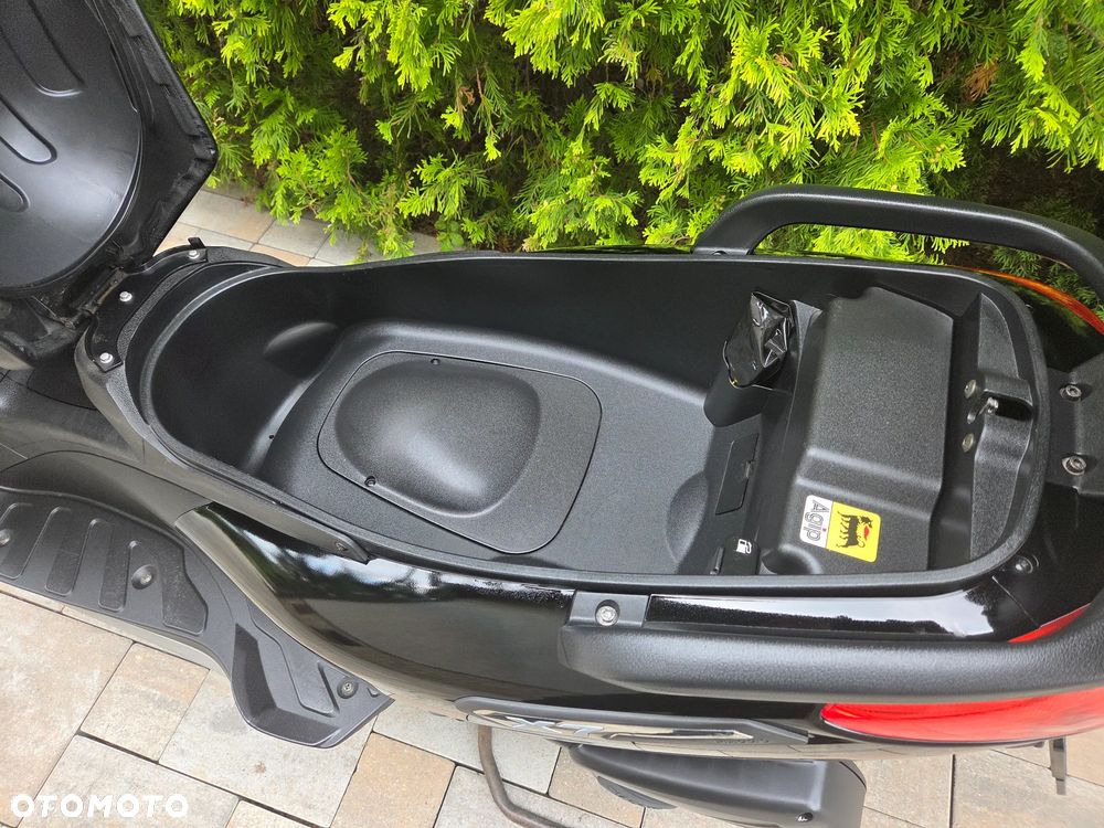 Piaggio X7 - 24