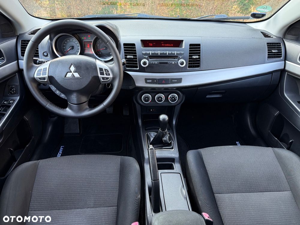 Mitsubishi Lancer 1.8 Intense - 19