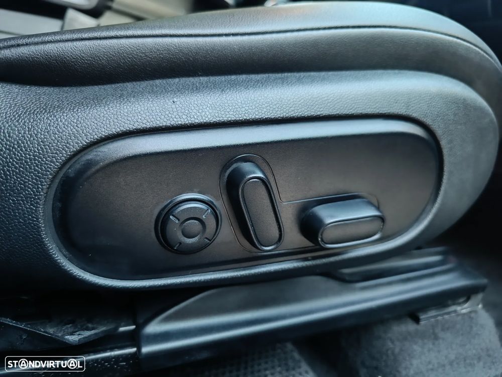 MINI Countryman Cooper SE Premium P. Essential Auto - 27