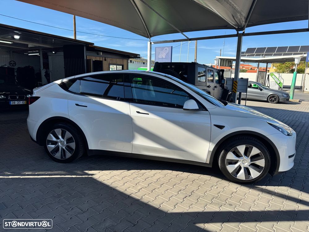 Tesla Model Y 2023 photo 3