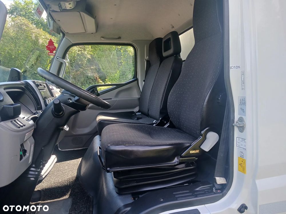 Mitsubishi Canter Fuso 9C18 3.0 180 KM 198 tyś km Izoterma Chłodnia 2019r Mroźnia Agregat Winda KLIMA SALON 230V - 7