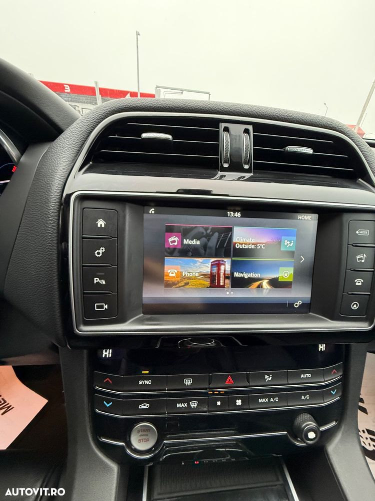 Jaguar F-Pace 20d AWD Aut. Portfolio - 12