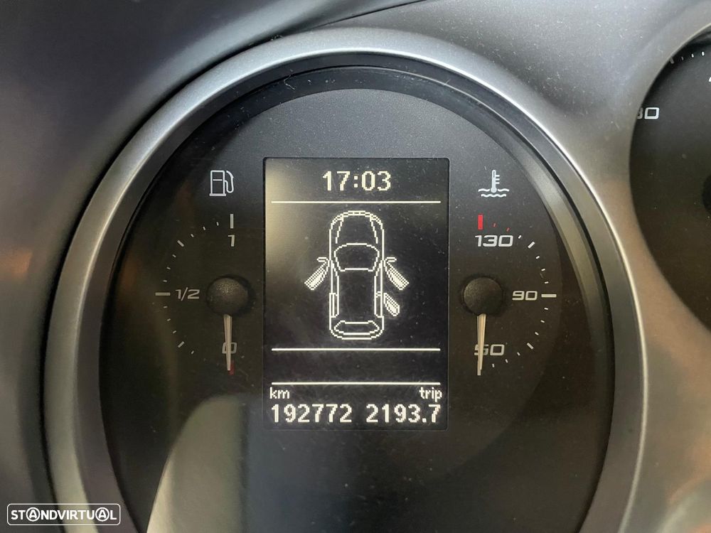 SEAT Leon 1.6 TDI ECOMOTIVE Style - 13