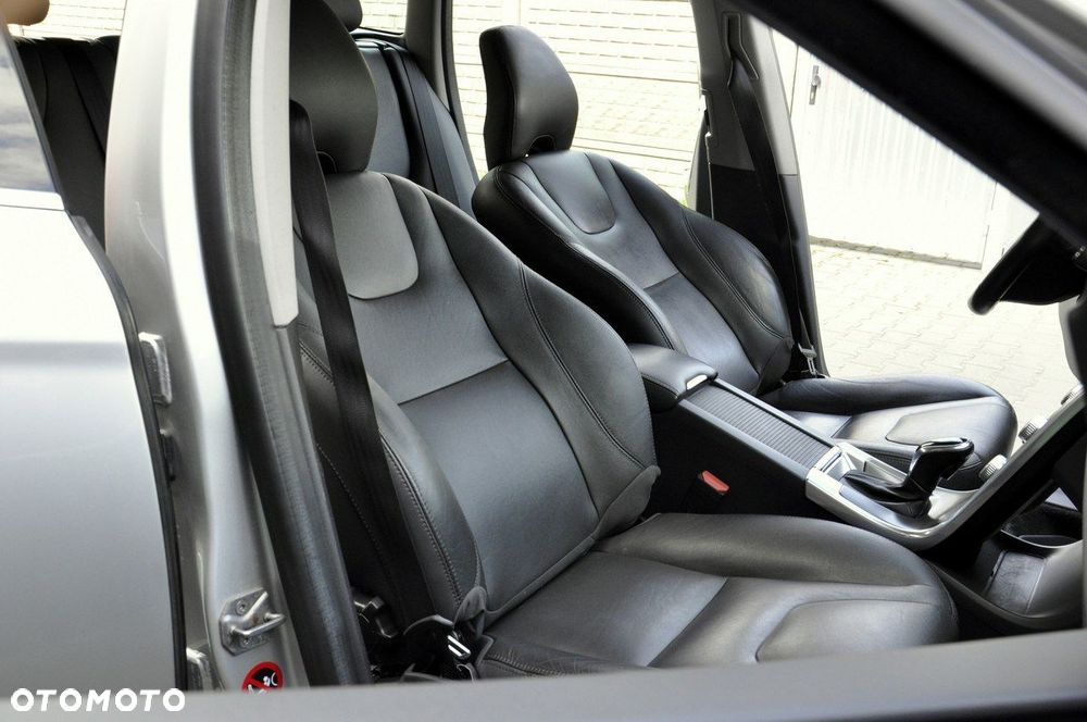 Volvo XC 60 D4 Momentum - 12