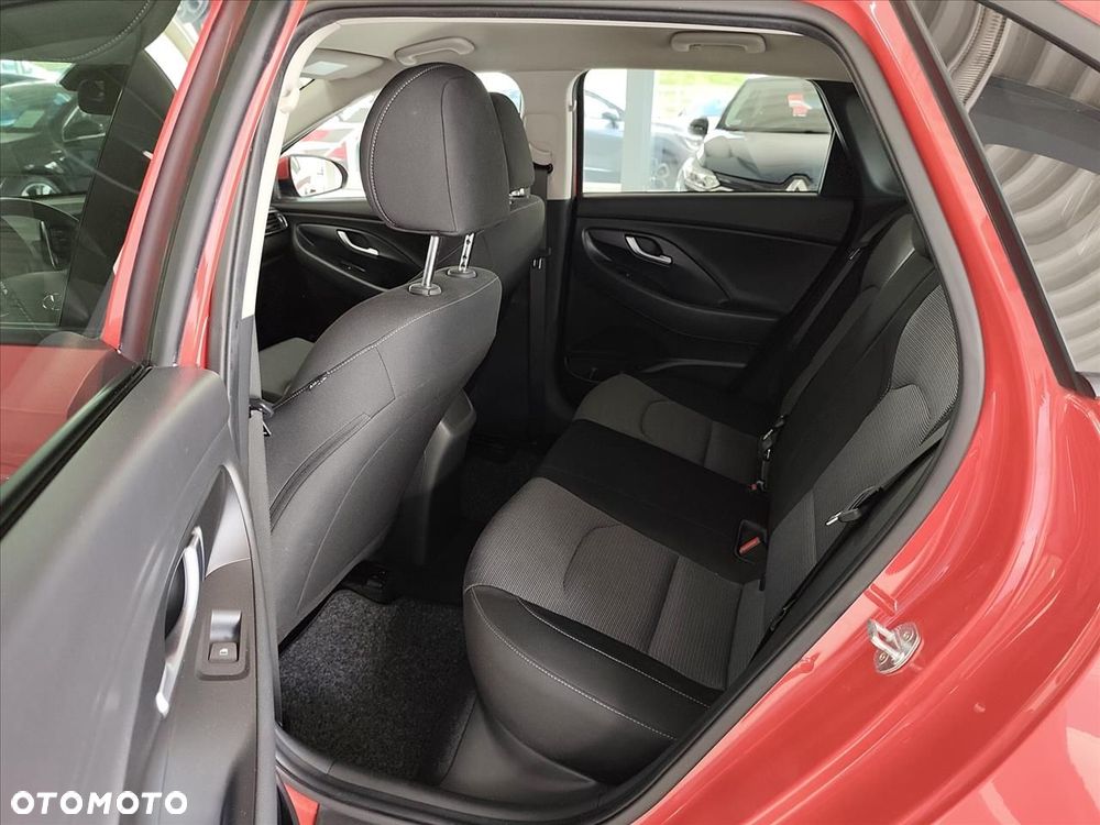 Hyundai i30 1.0 T-GDI Classic + - 8