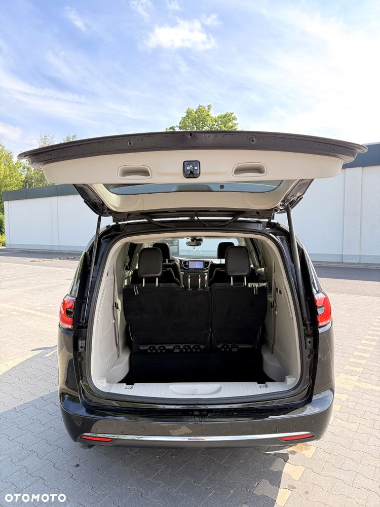 Chrysler Pacifica - 13