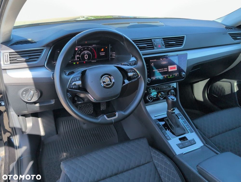 Skoda Superb 2.0 TDI SCR Ambition DSG - 21