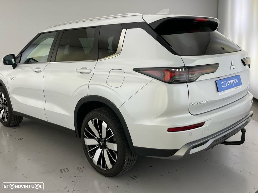 Mitsubishi Outlander 2.4 PHEV Instyle - 24