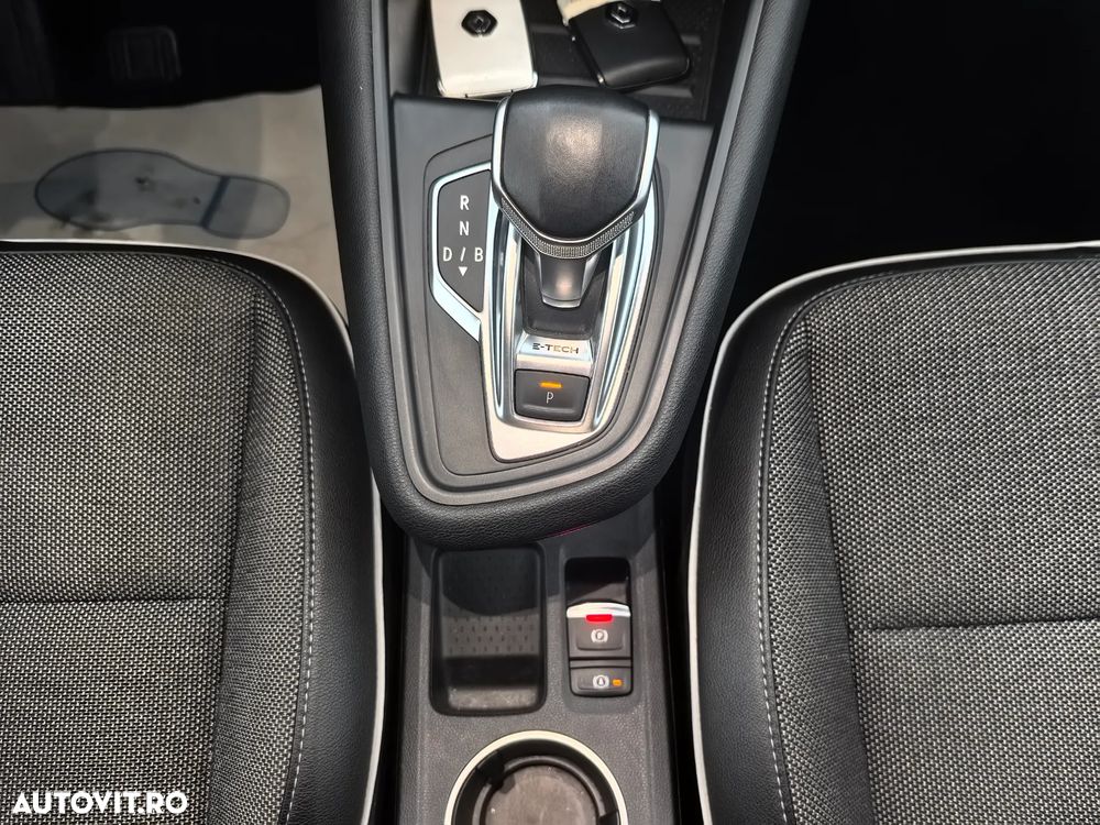 Renault Captur E-Tech Plug-In-Hybrid Intens - 12