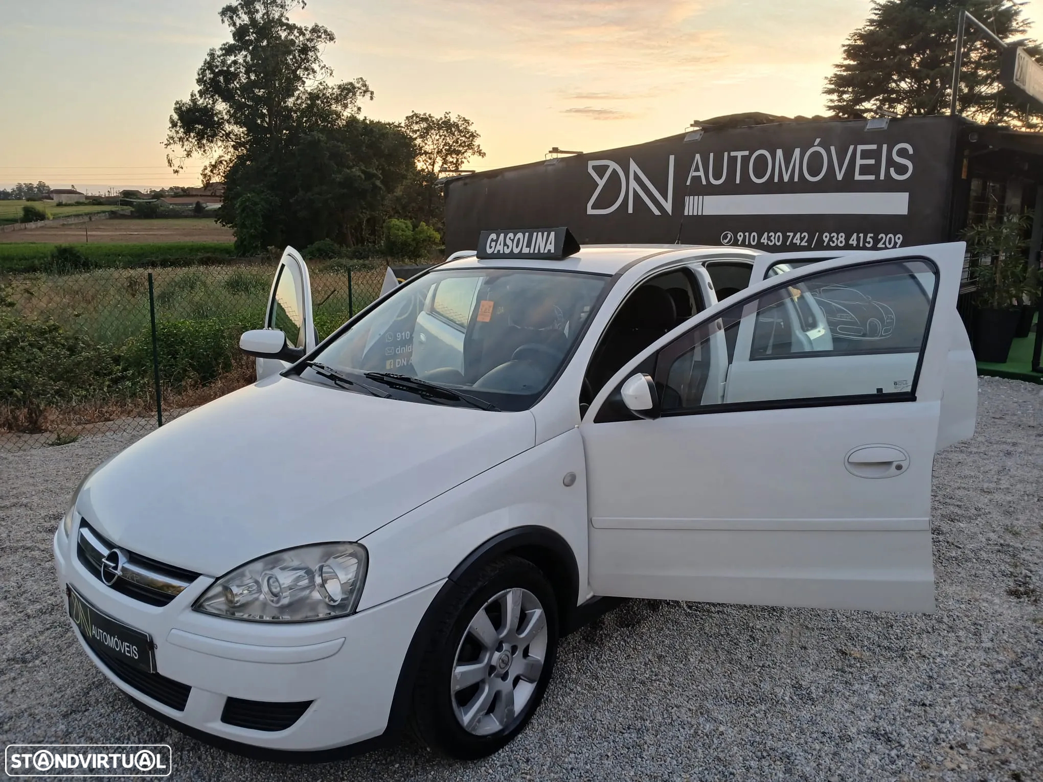 Opel Corsa 1.2 16V Cosmo - 9