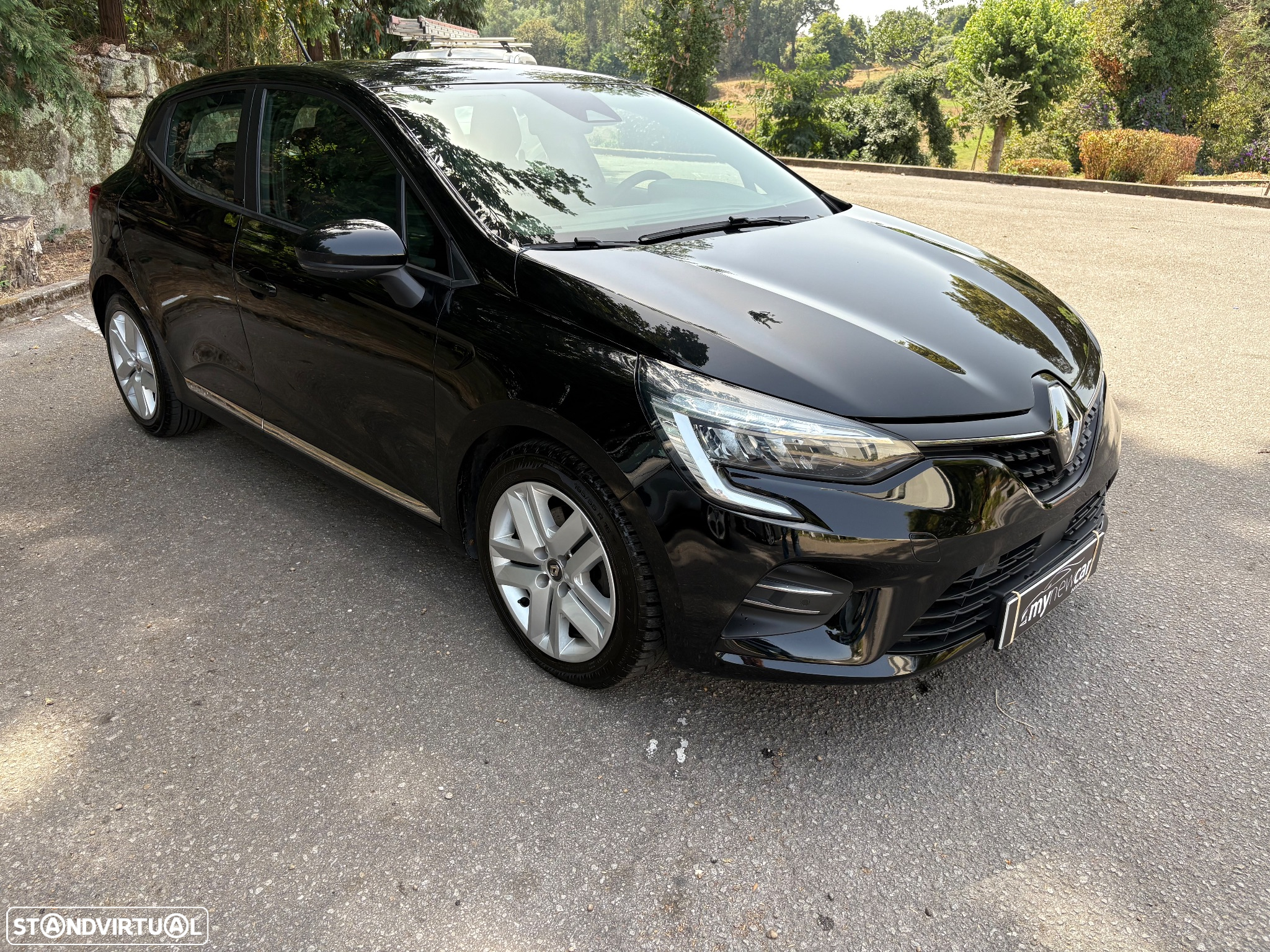 Renault Clio 1.6 E-Tech Exclusive - 4