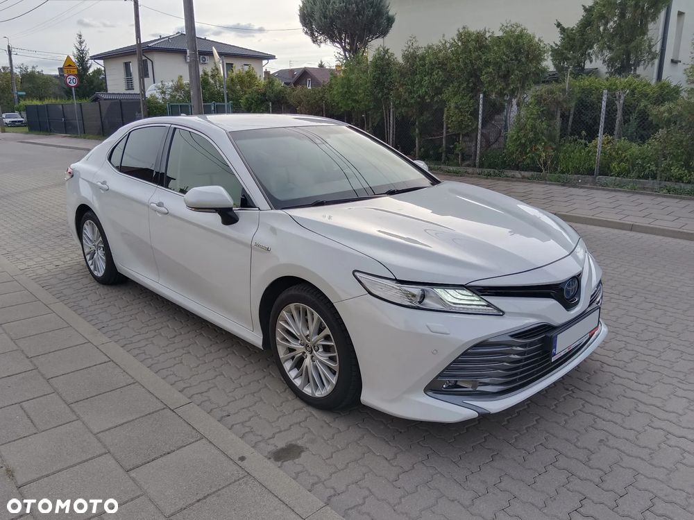 Toyota Camry 2.5 Hybrid Executive CVT - 1