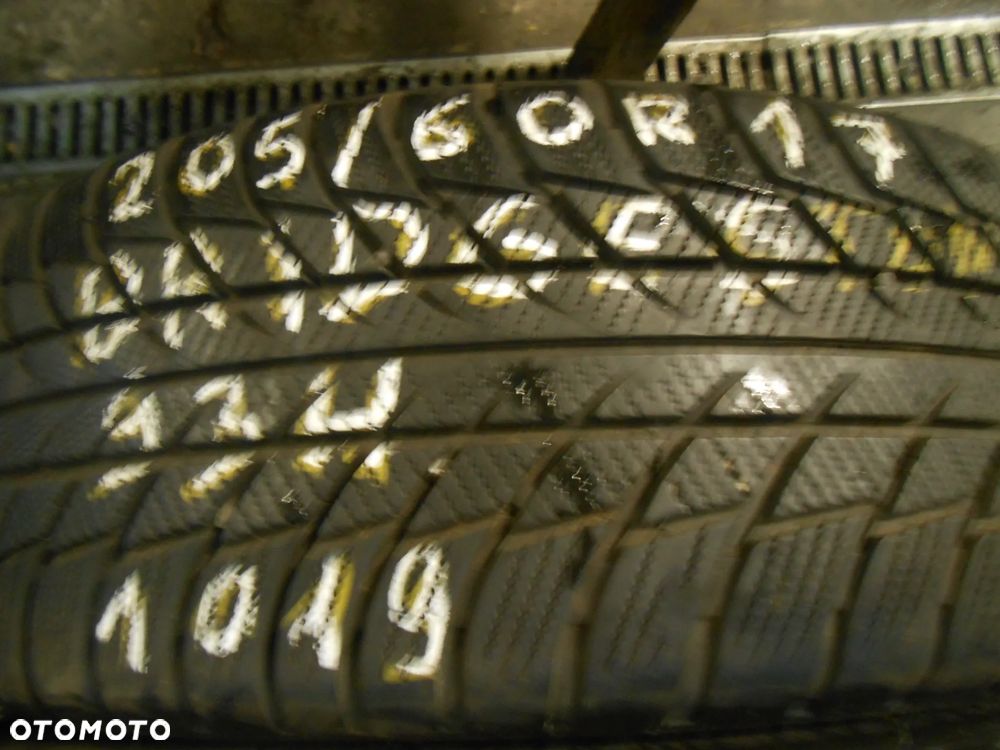 OPONY 205/60R17 BRIDGESTONE BLIZZAK LM 001 DOT 1019 / 3718 7.7MM - 2
