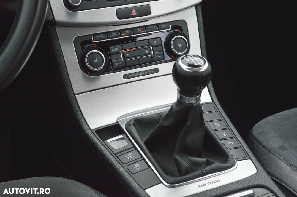 Volkswagen Passat 2.0 TDI DPF 4Motion Highline - 23