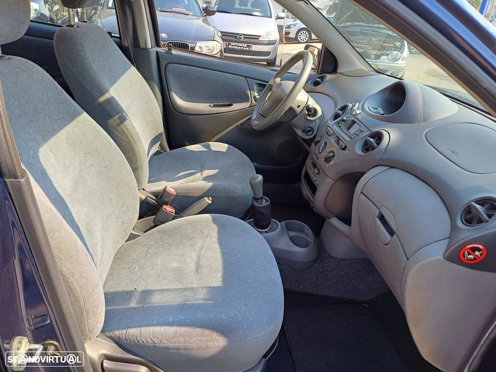Toyota Yaris 1.3 Sol AC Aut. - 6