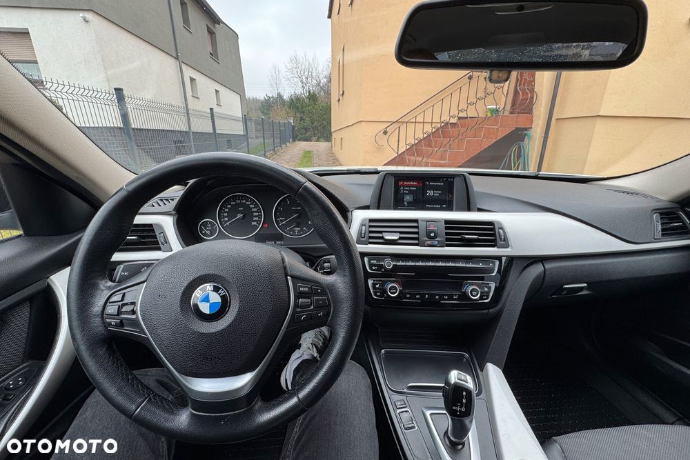 BMW Seria 3 318d Sport Line - 11