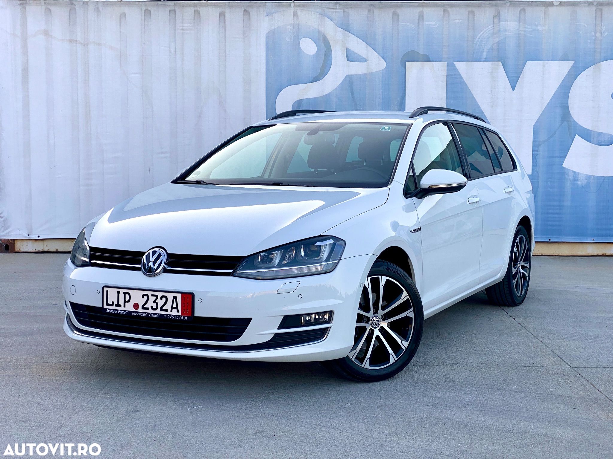 Volkswagen Golf 1.6 TDI BlueMotion Technology Lounge - 1