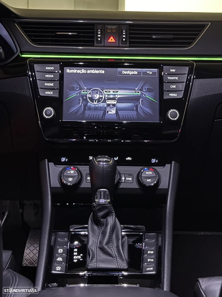 Skoda Superb Break 2.0 TDI Laurin&Klement DSG - 32