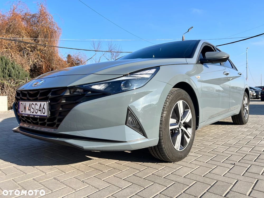 Hyundai Elantra - 32