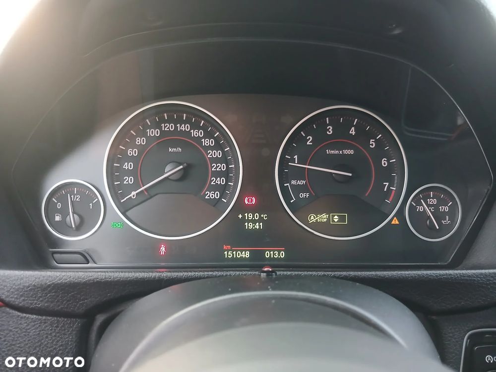 BMW Seria 3 320i M Sport - 11