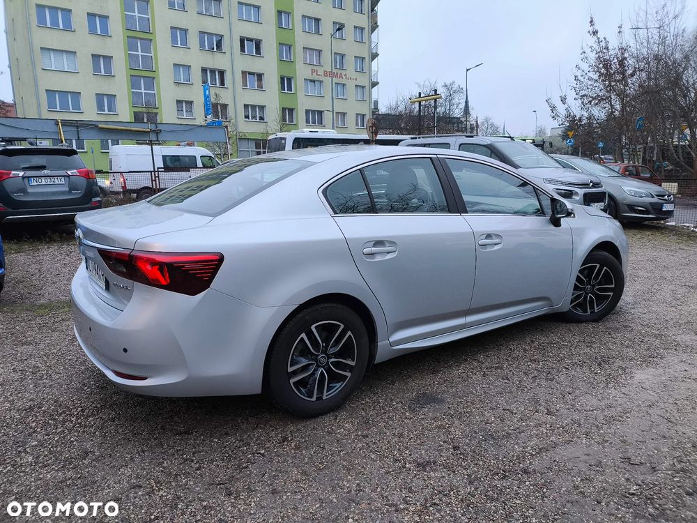 Toyota Avensis 1.8 Active - 4