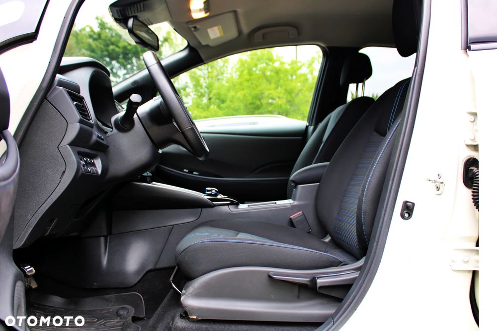 Nissan Leaf 40kWh N-Connecta - 6