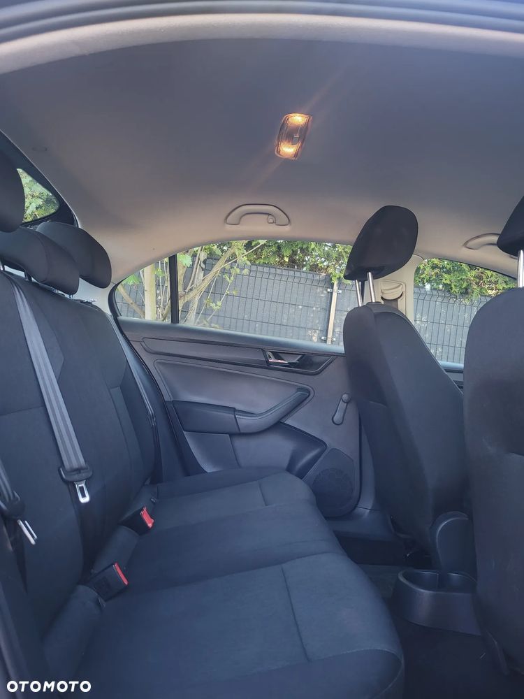 Skoda RAPID 1.0 TSI Active - 15