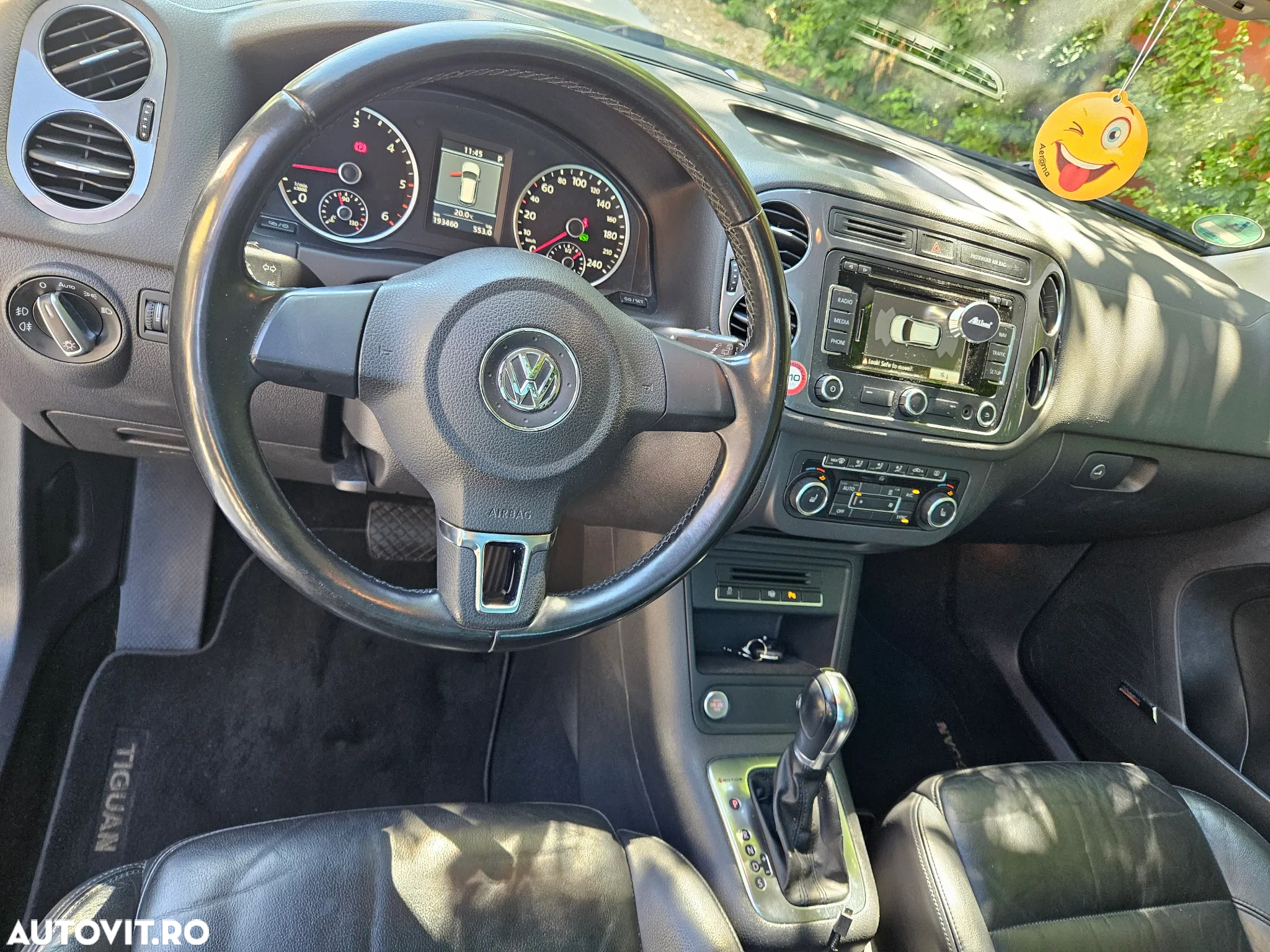 Volkswagen Tiguan 2.0 TDI 4Motion DSG Sport & Style - 9